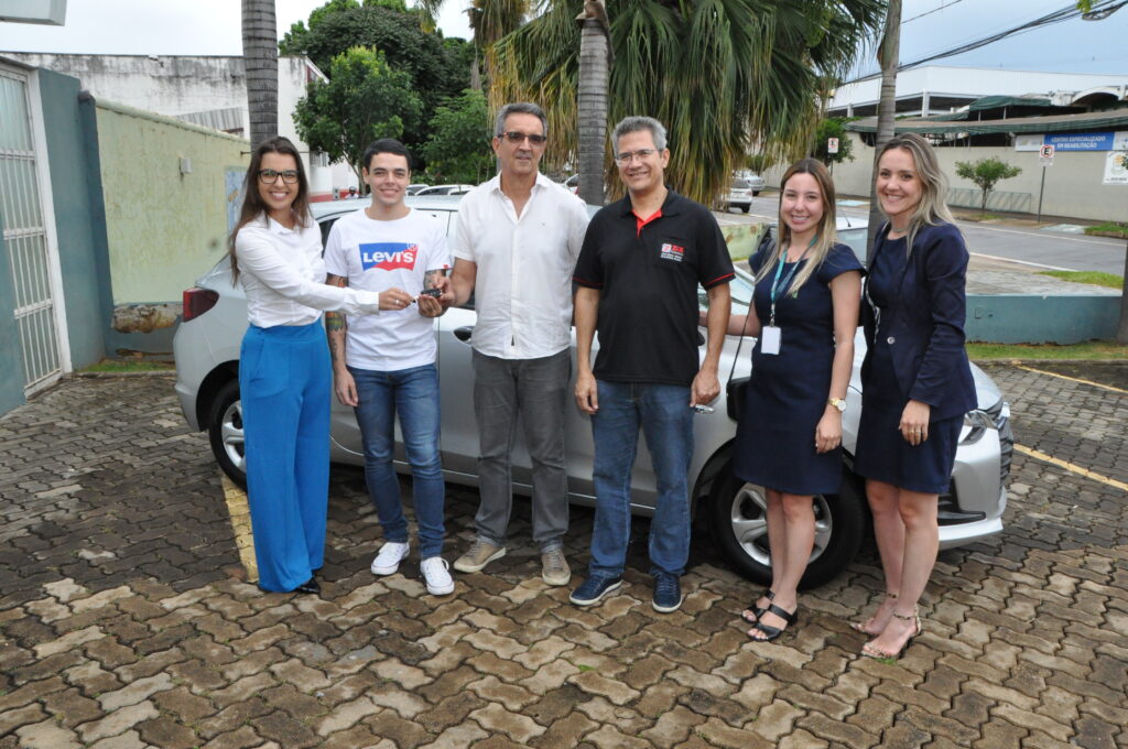 1 Automovel Marcus Vinicius Goncalves Rodrigues Souza Comprou no Supermercado Bernardao