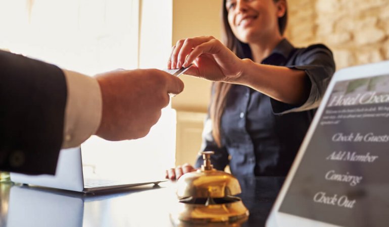 check in e check out hotel 770x450 1