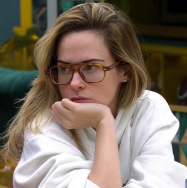 — ANA PAULA RENAULT