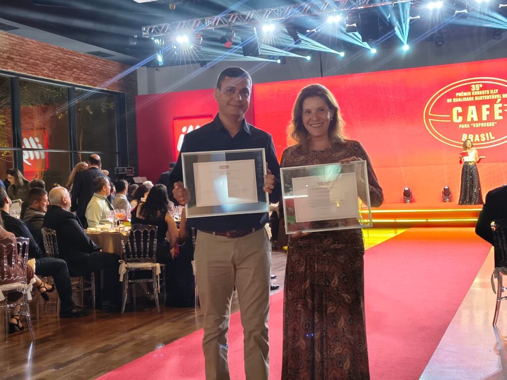 RAFAEL FERNANDES E MARIANA HEITOR 2
