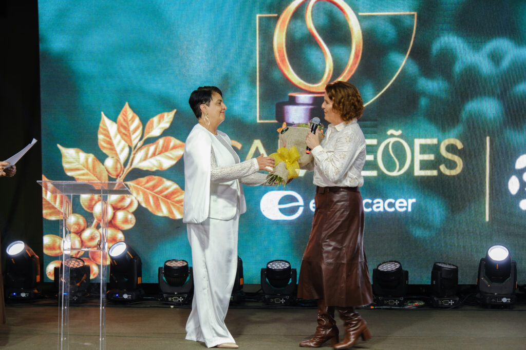 HOMENAGEM A FLAVIA MADUREIRA HORTA