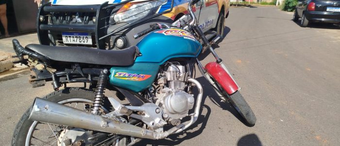 Motocicleta apreendida pela Polícia Militar