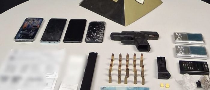 Pistola 9mm e drogas são retiradas de circulação após denúncia anônima no bairro São Vicente