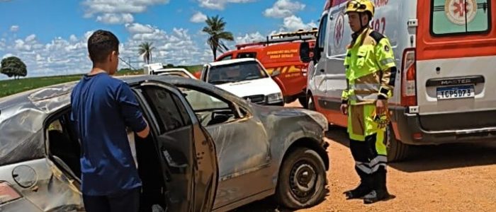Criança fica ferida em capotamento na estrada de Pedros em Patrocínio